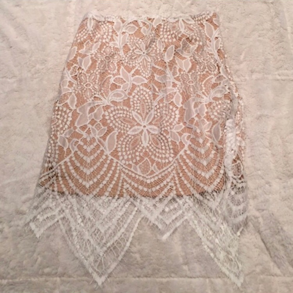 Amira Lace White Skirt size Small